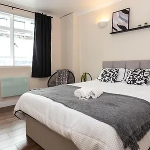 Apartment Jacks, London