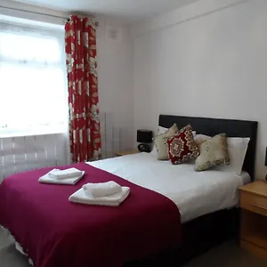 Metro House Star Londres